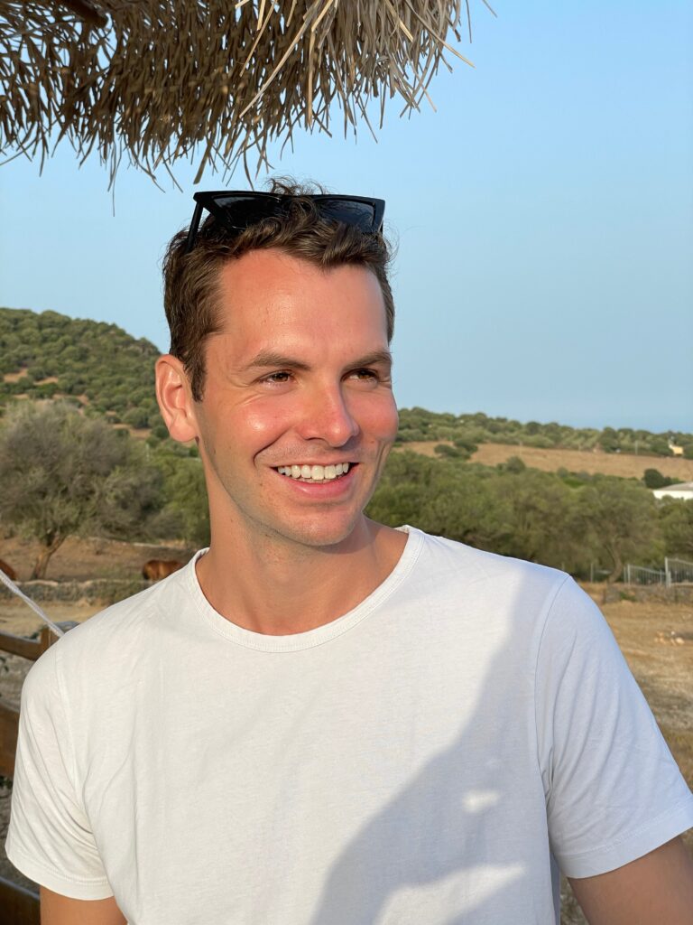 Facetune_13-08-2021-21-35-44